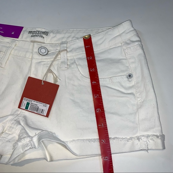 Sz. 7(Jrs) Mossimo Supply Co. white denim low rise shorts - Picture 12 of 12